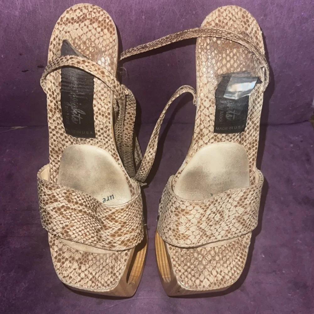 Vintage Like New Dallas Heights 7” platformWood Heels size 5 snake print leather